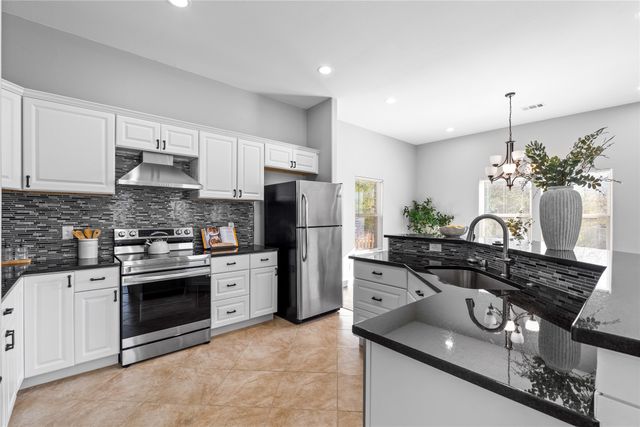 3301 Hanger Avenue, Fort Worth, TX 76105