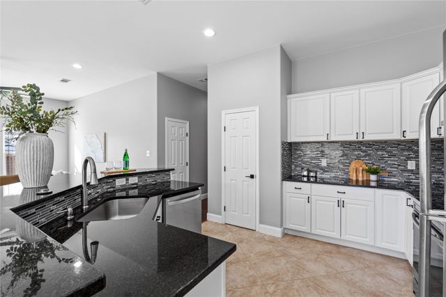 3301 Hanger Avenue, Fort Worth, TX 76105