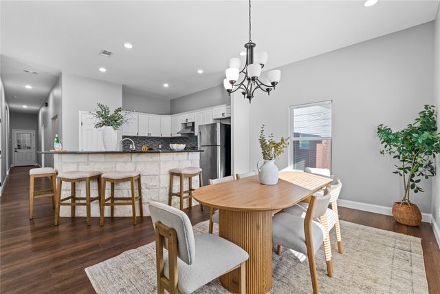 3301 Hanger Avenue, Fort Worth, TX 76105