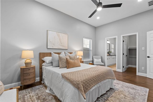 3301 Hanger Avenue, Fort Worth, TX 76105