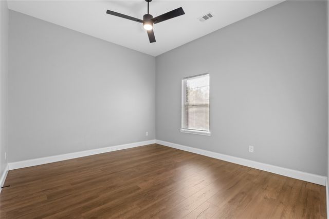 3301 Hanger Avenue, Fort Worth, TX 76105