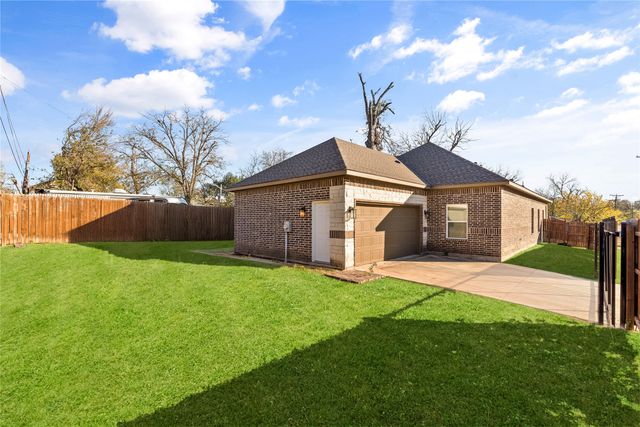 3301 Hanger Avenue, Fort Worth, TX 76105