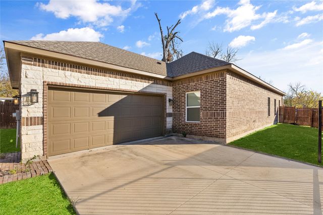 3301 Hanger Avenue, Fort Worth, TX 76105