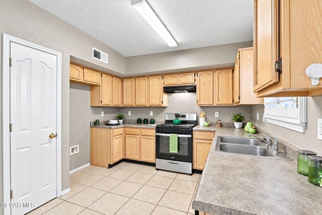 625 ESMERALDA ARMENDARIZ Avenue, El Paso, TX 79932