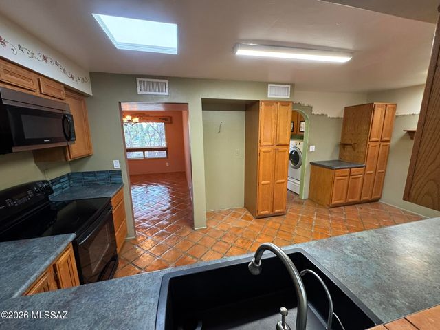 9282 E Indio Place, Tucson, AZ 85749