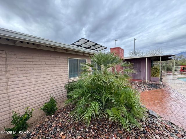 9282 E Indio Place, Tucson, AZ 85749