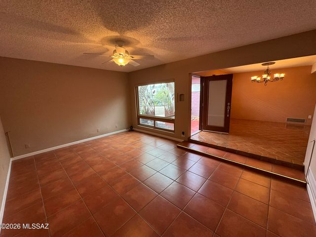 9282 E Indio Place, Tucson, AZ 85749