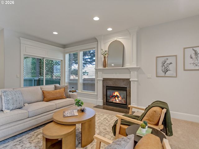 6345 CAUFIELD St, West Linn, OR 97068