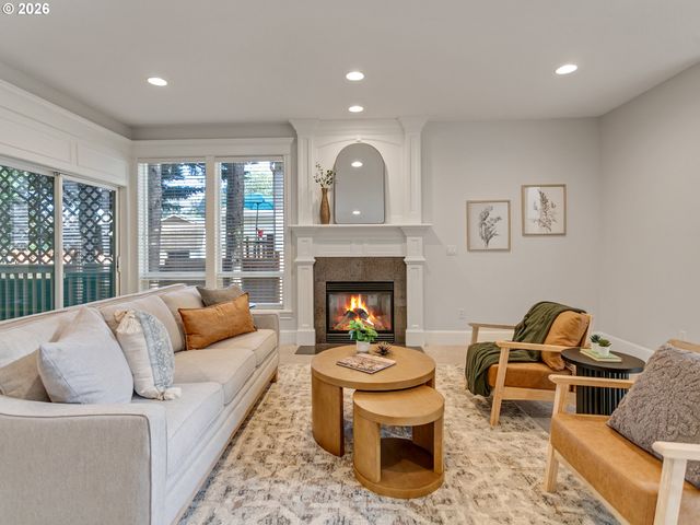 6345 CAUFIELD St, West Linn, OR 97068
