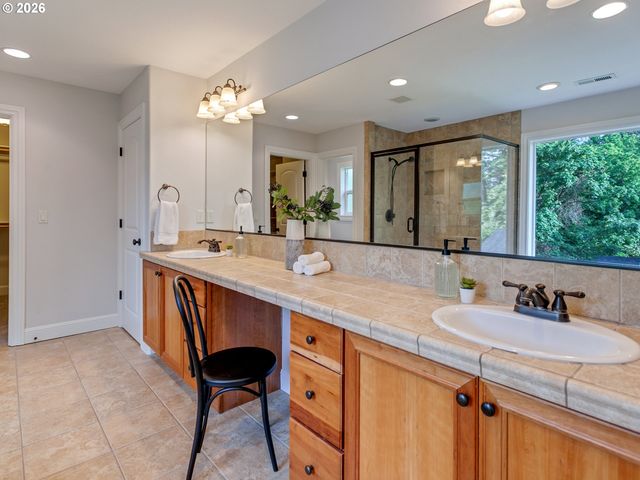 6345 CAUFIELD St, West Linn, OR 97068