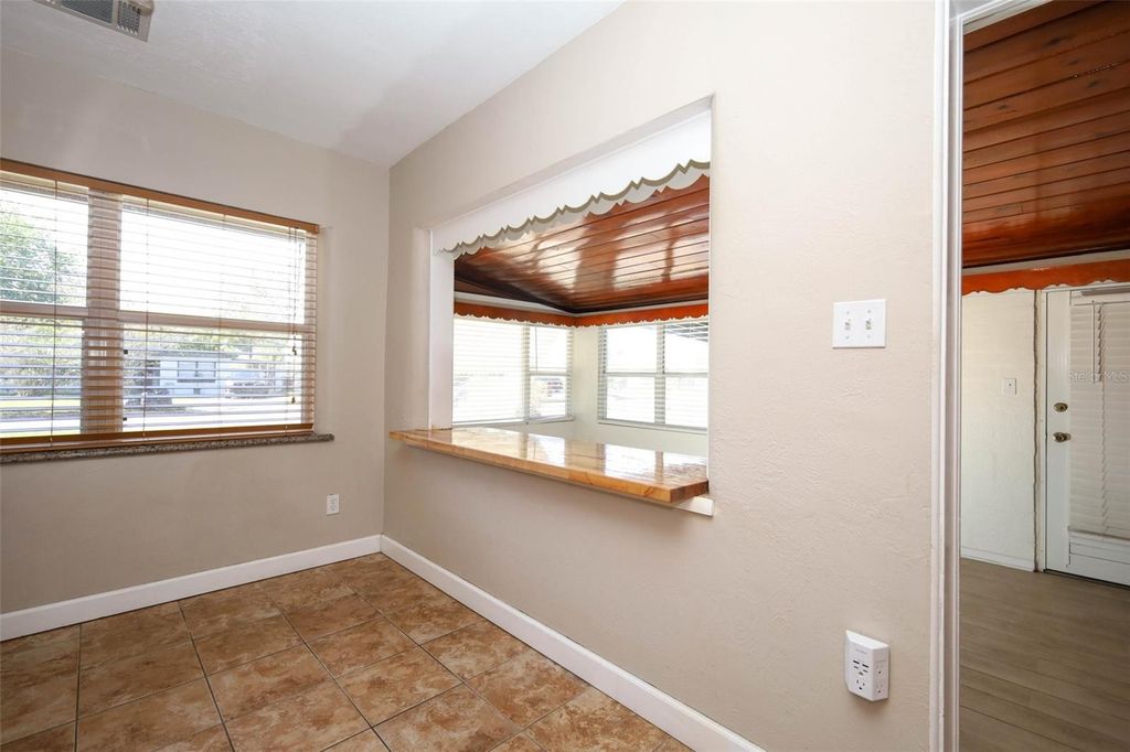 Image 11 of property listing at 2609 HOMER CIRCLE, Orlando, FL 32803