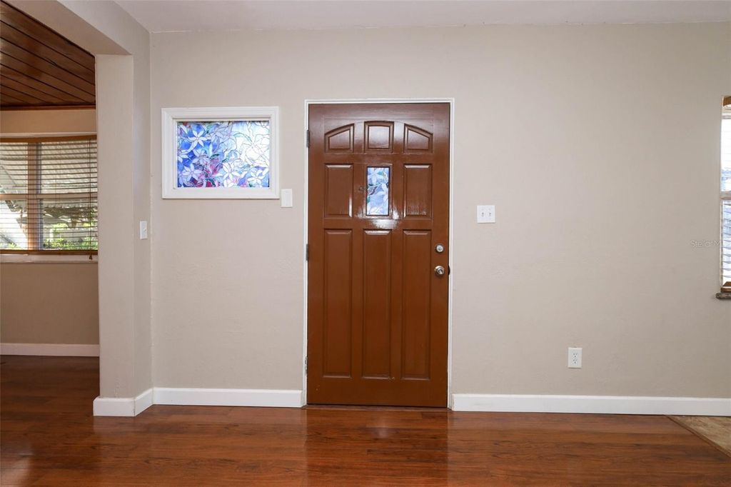 Image 3 of property listing at 2609 HOMER CIRCLE, Orlando, FL 32803