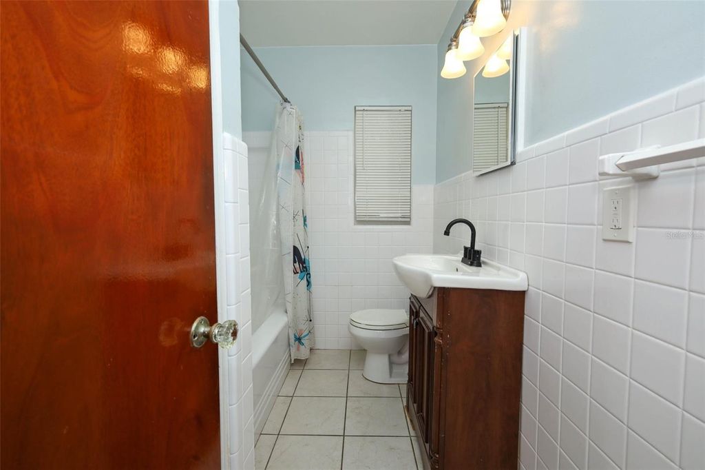 Image 23 of property listing at 2609 HOMER CIRCLE, Orlando, FL 32803