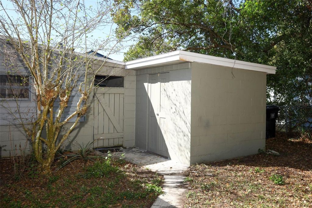 Image 30 of property listing at 2609 HOMER CIRCLE, Orlando, FL 32803