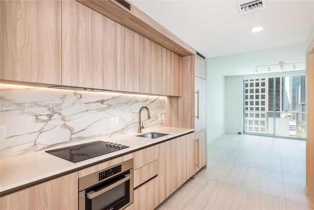 77 SE 5th St 1813, Miami, FL 33131