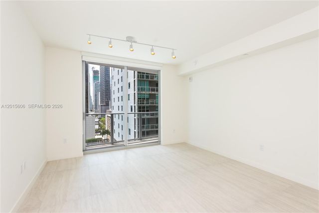 77 SE 5th St 1813, Miami, FL 33131