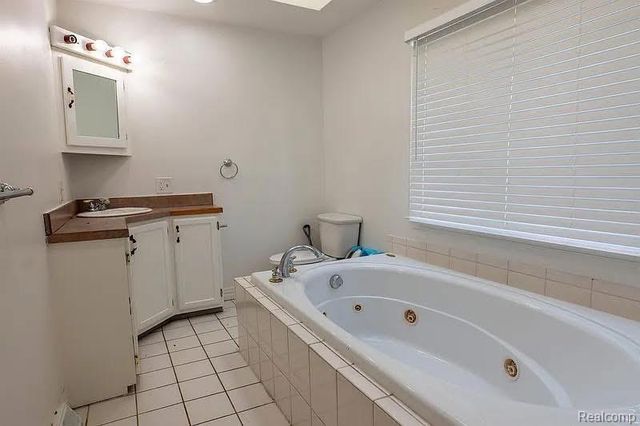 208 34th Street, Bay City, MI 48708