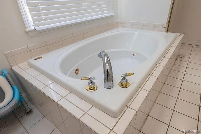 208 34th Street, Bay City, MI 48708