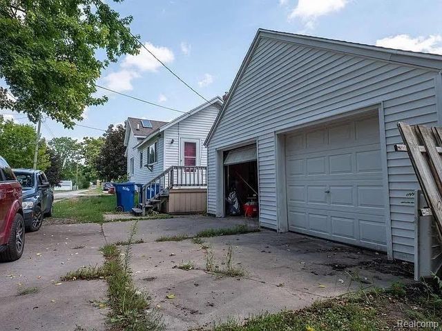 208 34th Street, Bay City, MI 48708