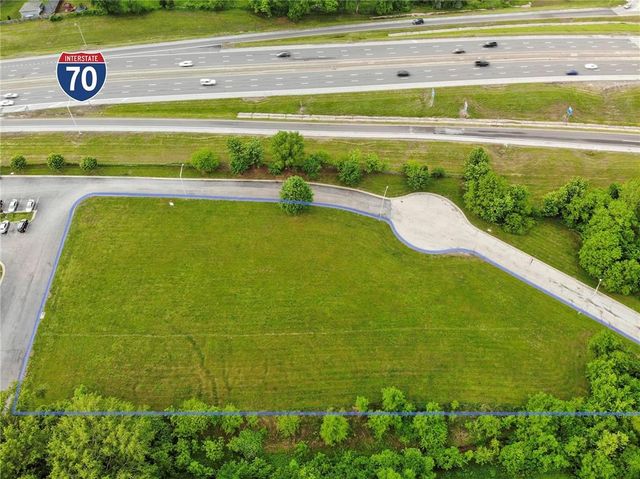 7849 Splitlog Avenue, Kansas City, KS 66112