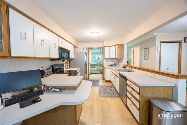 4213 Redbush Drive 3, Grandville, MI 49418