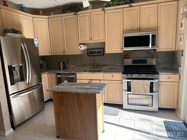 1304 Dahlia Circle, South Brunswick, NJ 08810