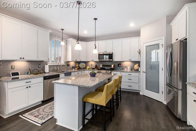 430 Trestle Drive, Howell, MI 48843