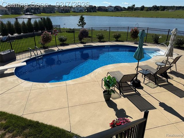 430 Trestle Drive, Howell, MI 48843