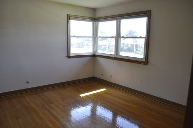 1341 Balmoral Avenue 2S, Westchester, IL 60154