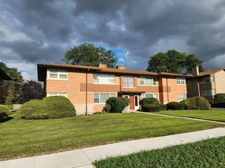 1341 Balmoral Avenue 2S, Westchester, IL 60154
