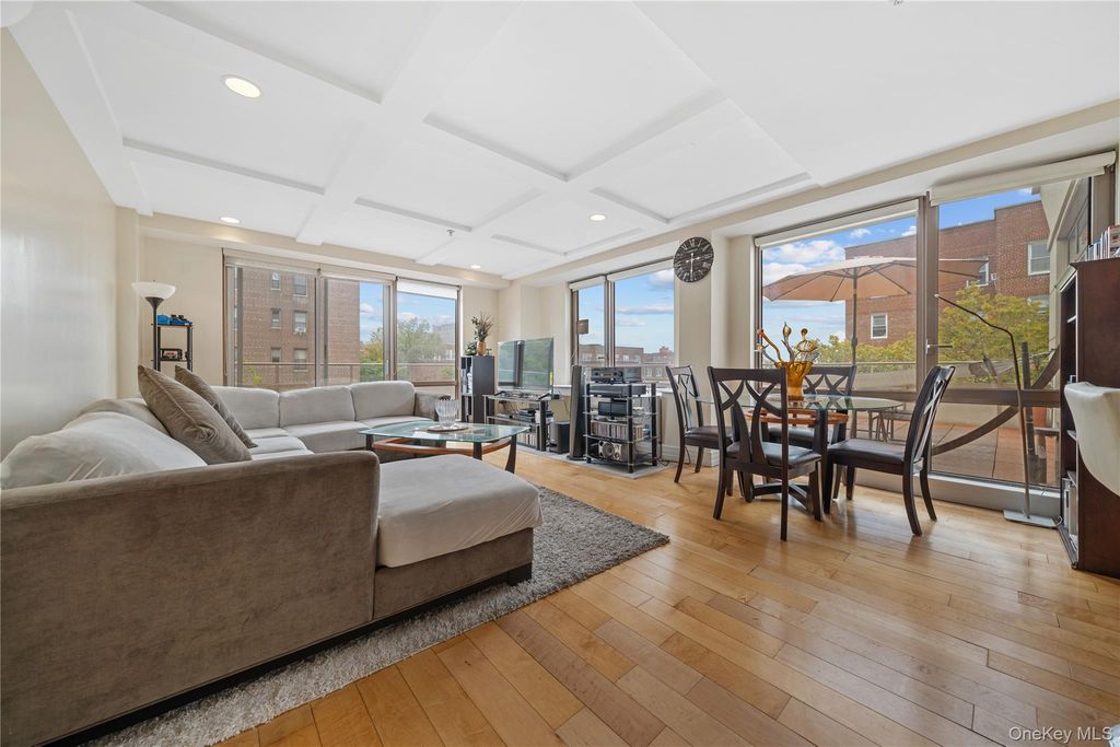 64-05 Yellowstone Boulevard PH 509, Forest Hills, NY 11375