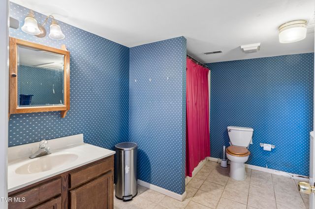1208 West College Street, Jonesborough, TN 37659