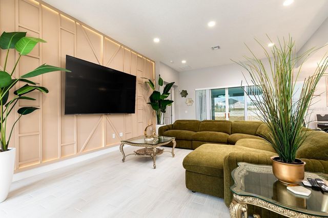 3271 ROSEVILLE DRIVE, Apopka, FL 32712