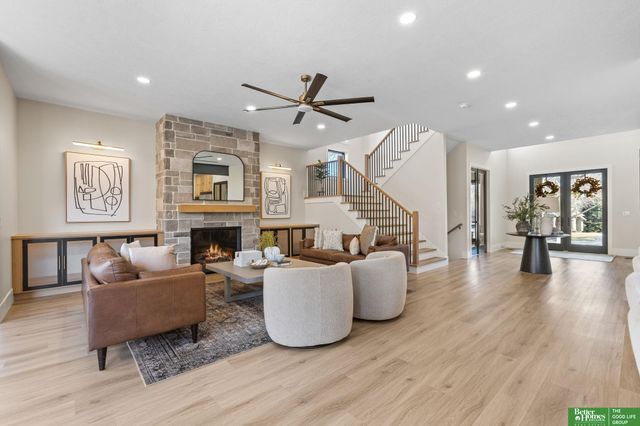 21620 Arbor Street, Elkhorn, NE 68022