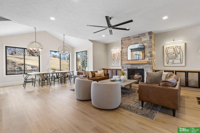 21620 Arbor Street, Elkhorn, NE 68022