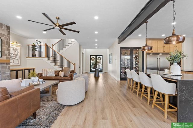 21620 Arbor Street, Elkhorn, NE 68022