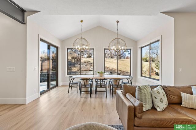 21620 Arbor Street, Elkhorn, NE 68022