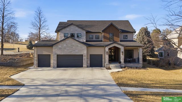 21620 Arbor Street, Elkhorn, NE 68022