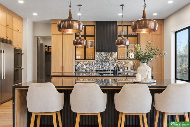 21620 Arbor Street, Elkhorn, NE 68022