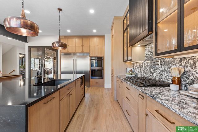 21620 Arbor Street, Elkhorn, NE 68022