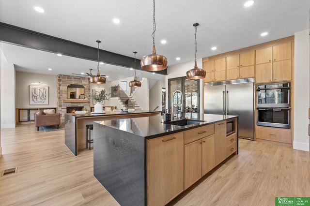 21620 Arbor Street, Elkhorn, NE 68022