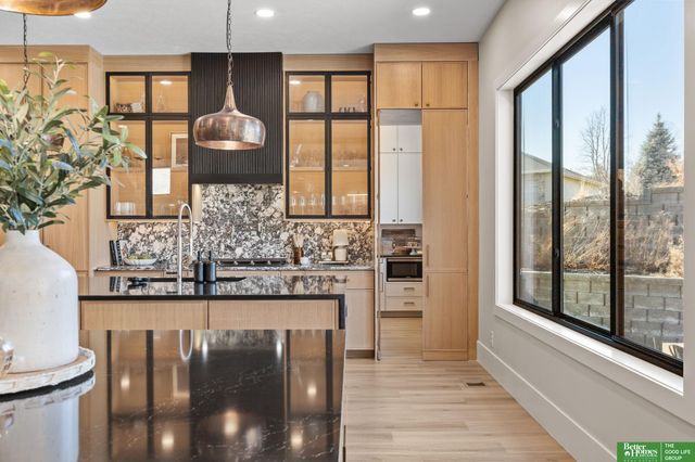 21620 Arbor Street, Elkhorn, NE 68022