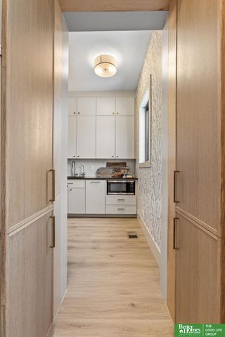 21620 Arbor Street, Elkhorn, NE 68022