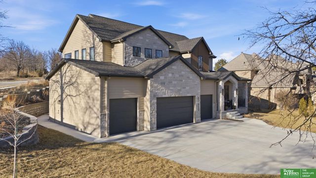 21620 Arbor Street, Elkhorn, NE 68022