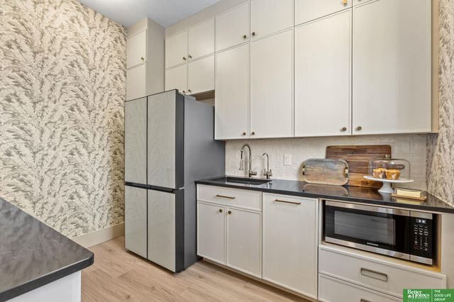 21620 Arbor Street, Elkhorn, NE 68022