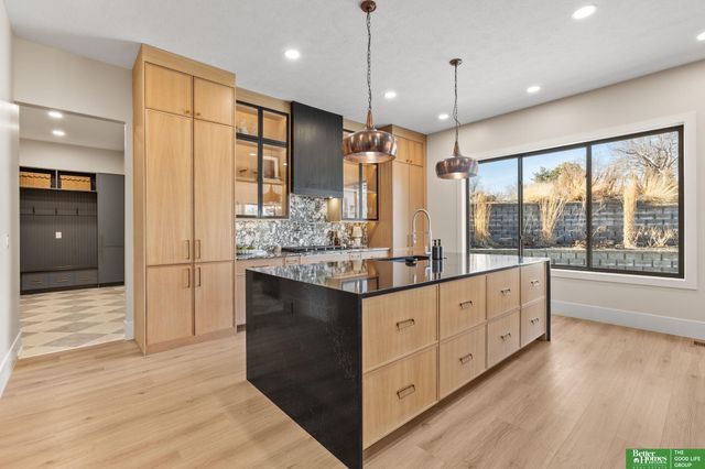 21620 Arbor Street, Elkhorn, NE 68022