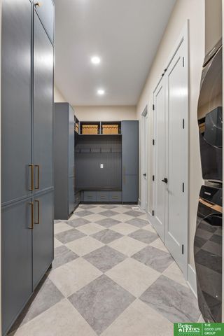 21620 Arbor Street, Elkhorn, NE 68022