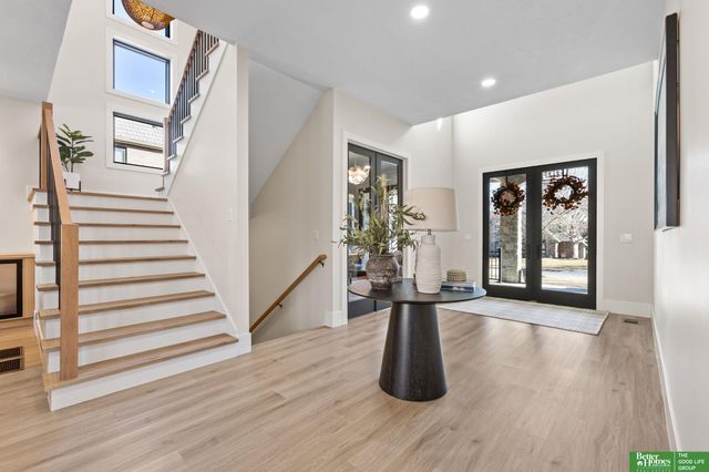 21620 Arbor Street, Elkhorn, NE 68022