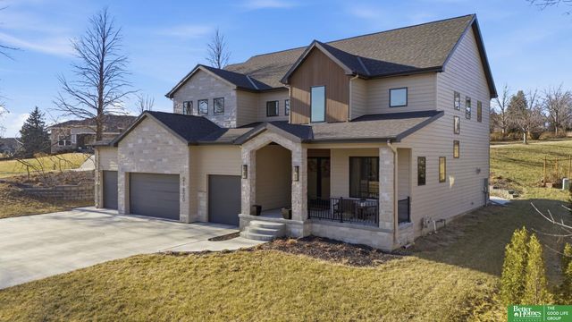 21620 Arbor Street, Elkhorn, NE 68022