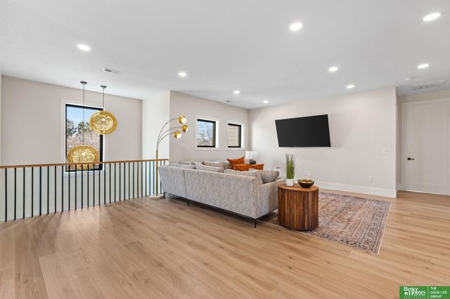 21620 Arbor Street, Elkhorn, NE 68022